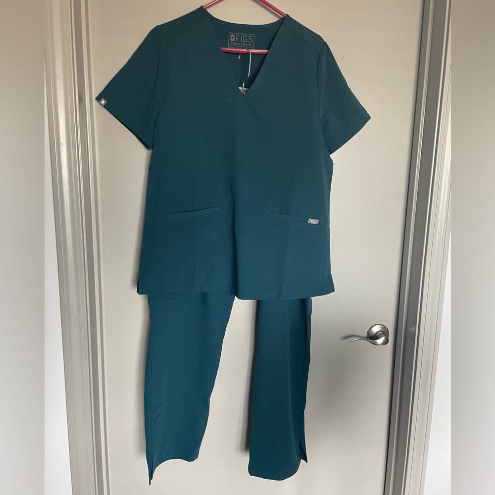 NWT Figs Carribean Blue Scrub Set
